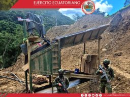 Ejército destruyó maquinaria utilizada en actividades de minería ilegal en Zamora Chinchipe