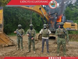 Ejército Ecuatoriano inhabilitó campamento de minería ilegal en Gualaquiza