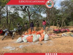 Ejército Ecuatoriano ejecutó operación contra la minería ilegal en Loja 