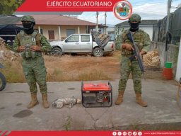 Ejército Ecuatoriano localiza cerca de 100 bocaminas en operaciones contra la minería ilegal en Macará