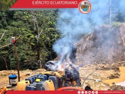 Ejército destruyó maquinaria utilizada en actividades de minería ilegal en Zamora Chinchipe