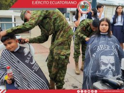 Ejército Ecuatoriano lleva solidaridad y esperanza en Brigada Social